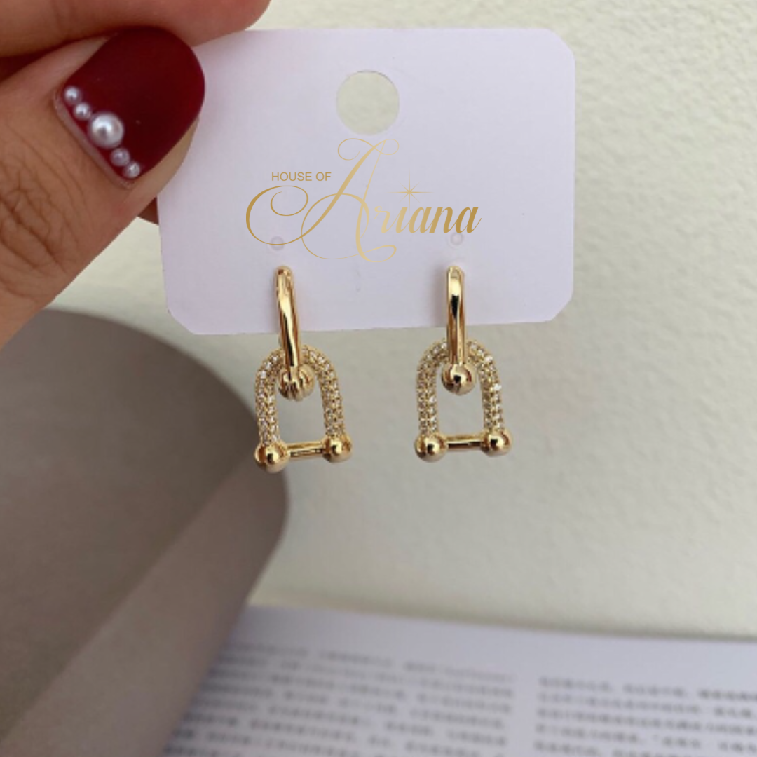 Editha Horseshoe Zircon Earrings